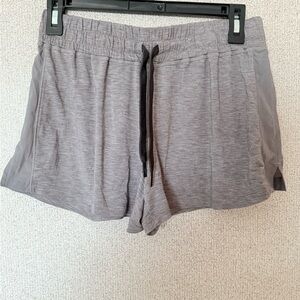 Under Armour Women Size Small Gray Running‎ Shorts athletic